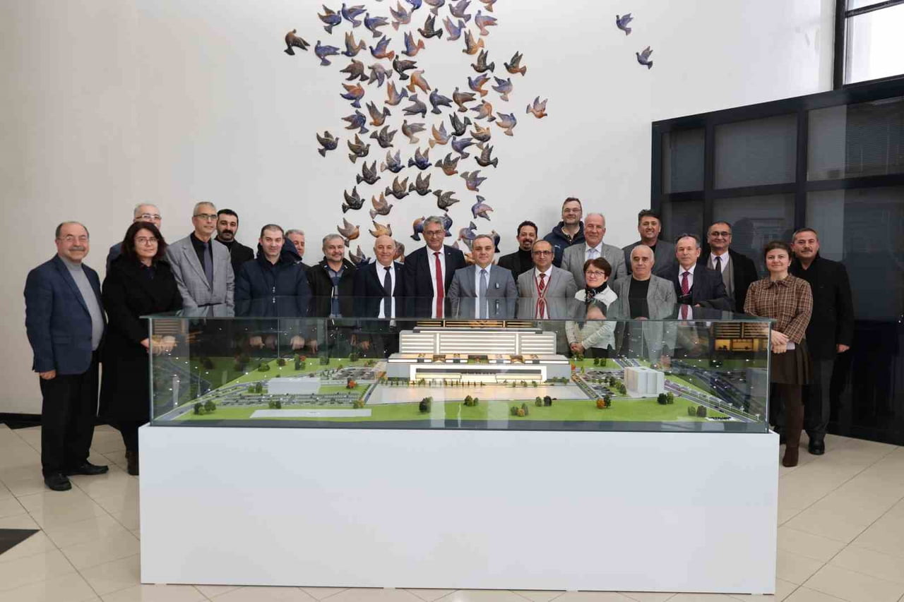 ERCİYES ÜNİVERSİTESİ (ERÜ) REKTÖRÜ PROF. DR. FATİH ALTUN, 2026 YATIRIM PROGRAMINA ALINARAK ERÜ TIP...