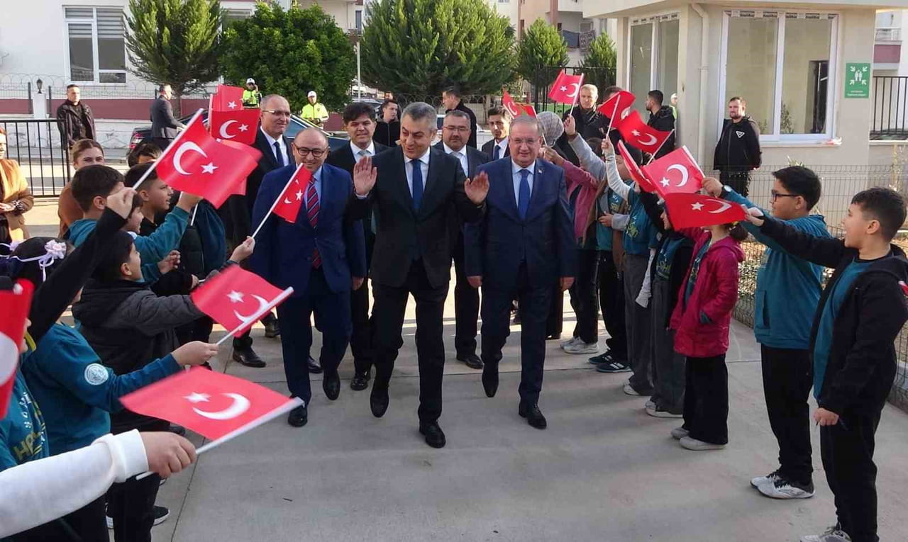 ERDEMLİ İLÇESİNDE YAPILARAK HİZMETE GİREN ŞEHİTLER UZMAN ÇAVUŞ HALİL ŞAHİN İLE ASTSUBAY ÜSTÇAVUŞ ...