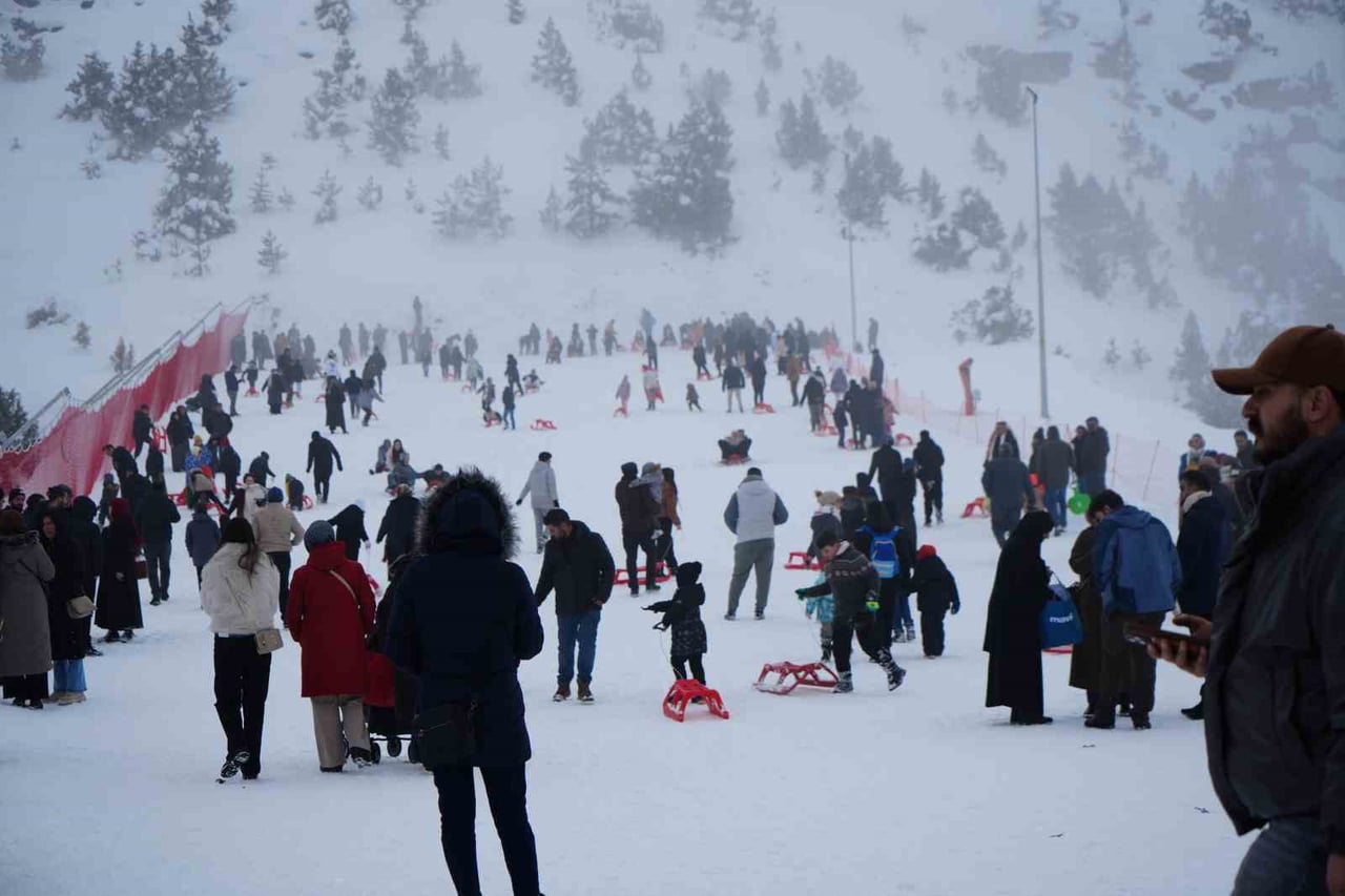 ERGAN’DA KAYAK VE KIZAK KEYFİ