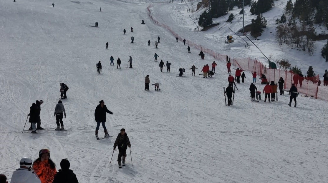 ERGAN KAYAK MERKEZİNDE HAFTA SONU YOĞUNLUĞU