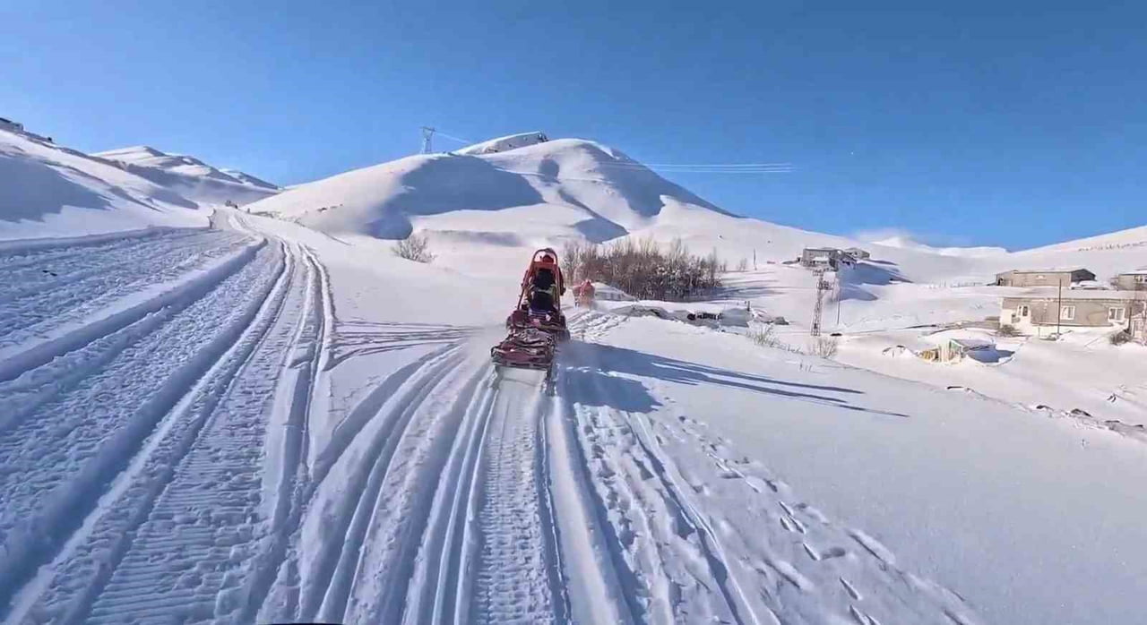 ERZURUM'DA JANDARMA EKİPLERİ  KALP KRİZİ GEÇİREN VATANDAŞ İÇİN JAK TİMLERİNİ HAREKETE...