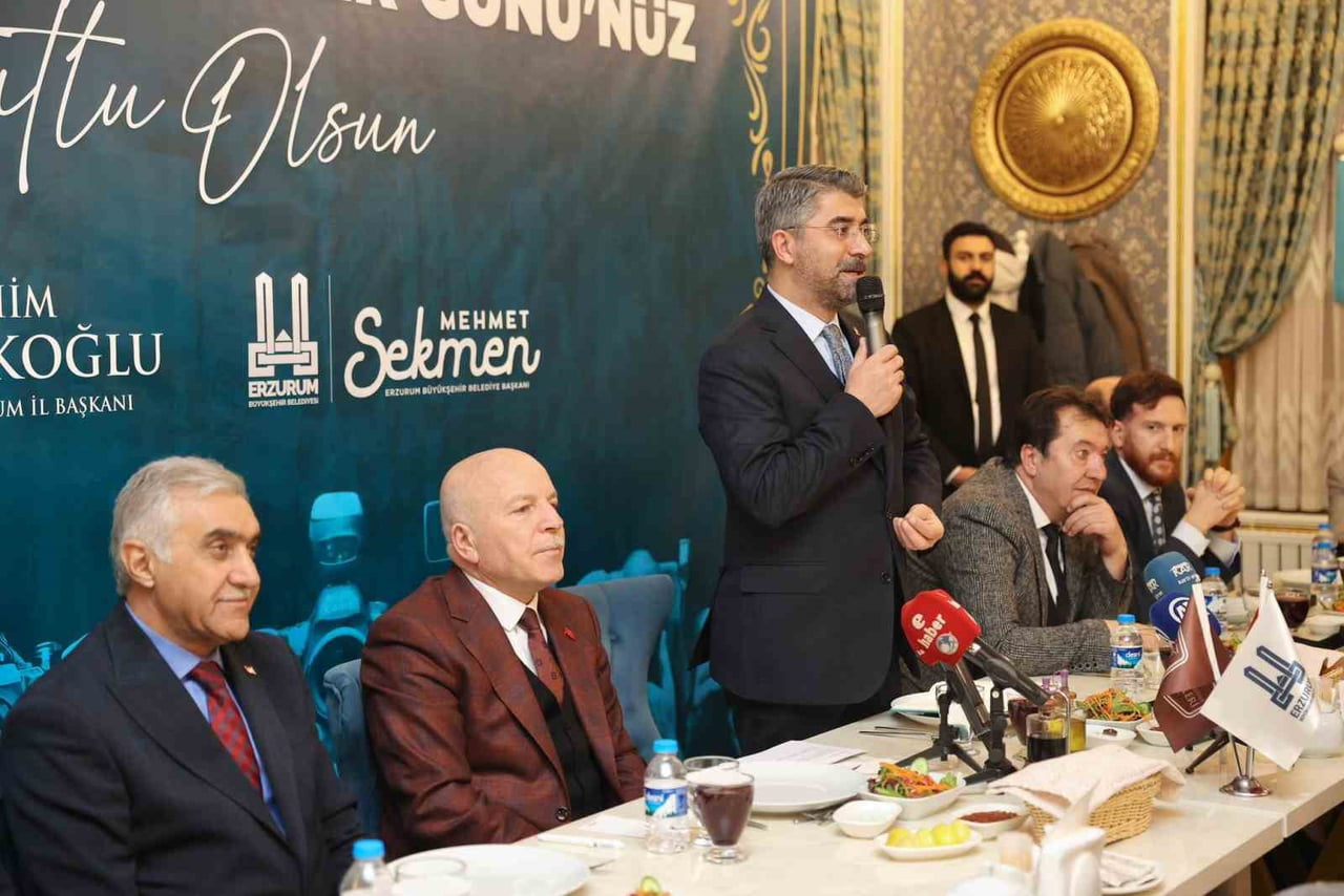 ERZURUM BÜYÜKŞEHİR BELEDİYE BAŞKANI MEHMET SEKMEN VE AK PARTİ İL BAŞKANI İBRAHİM KÜÇÜKOĞLU...