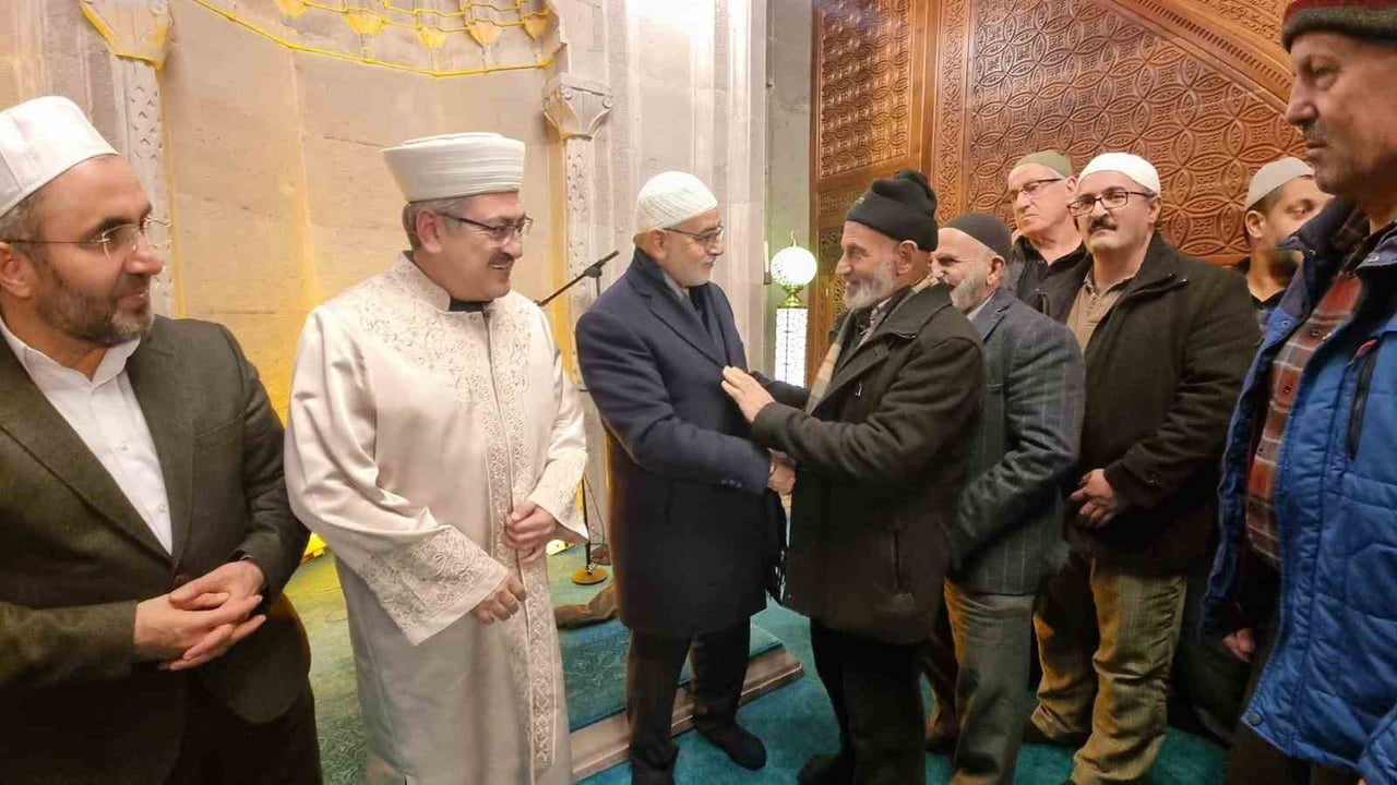 ERZURUM’DA DEVAM EDEN 1001 HATİM PROGRAMLARININ ÜÇÜNCÜSÜ MÜDERRİS AHMET EFENDİ CAMİİ'NDE...