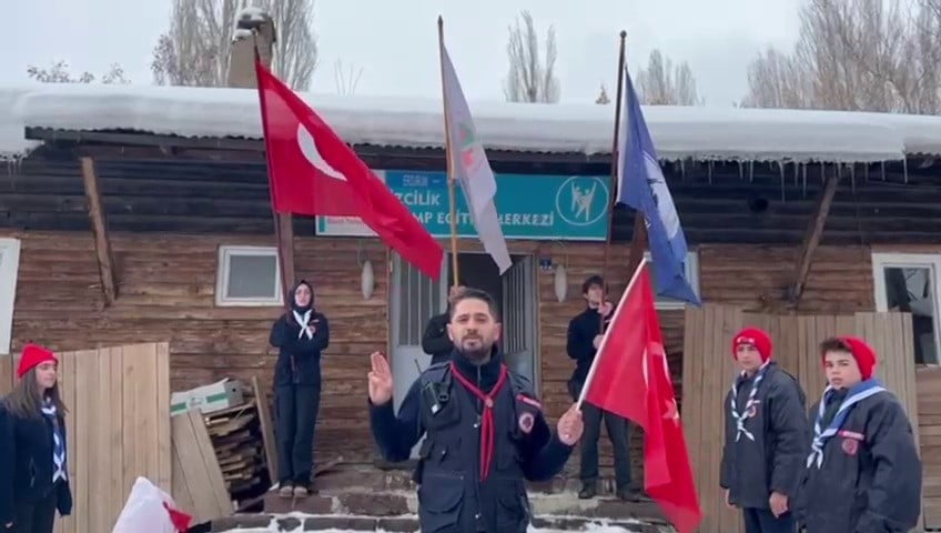 ERZURUM’DA İZCİLER BAYRAK YÜRÜYÜŞÜ YAPTI.