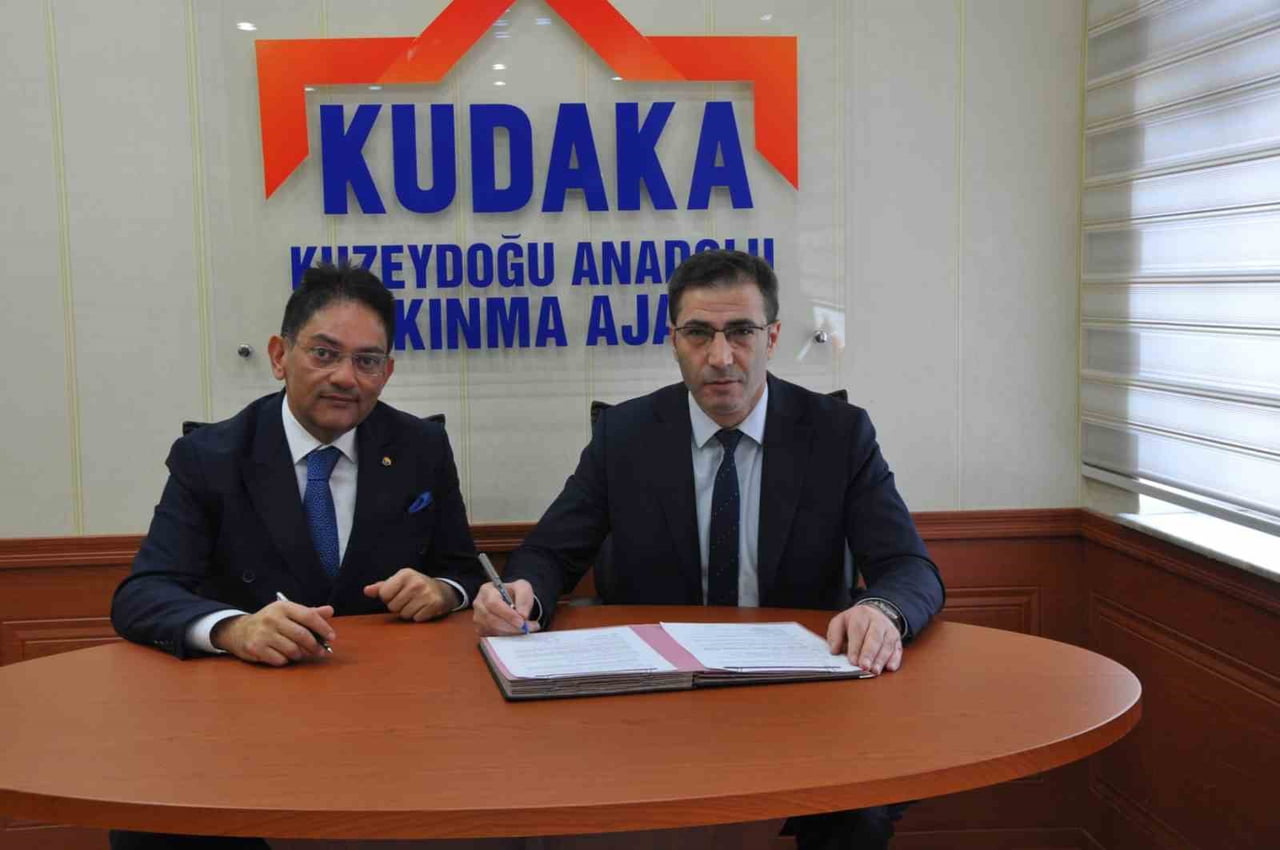 ERZURUM TİCARET BORSASI YÖNETİM KURULU BAŞKANI HAKAN ORAL, DEZAVANTAJLI GRUPLARIN TOPLUMA VE...