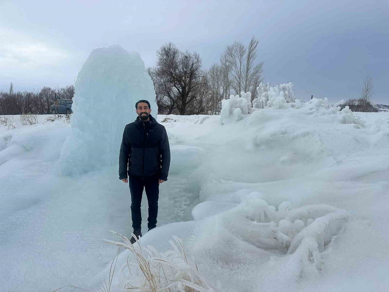ERZURUM’UN HINIS İLÇESİNE BAĞLI PARMAKSIZ MAHALLESİ’NDE, HAVA SICAKLIKLARININ -31 DERECENİN ALTINA...