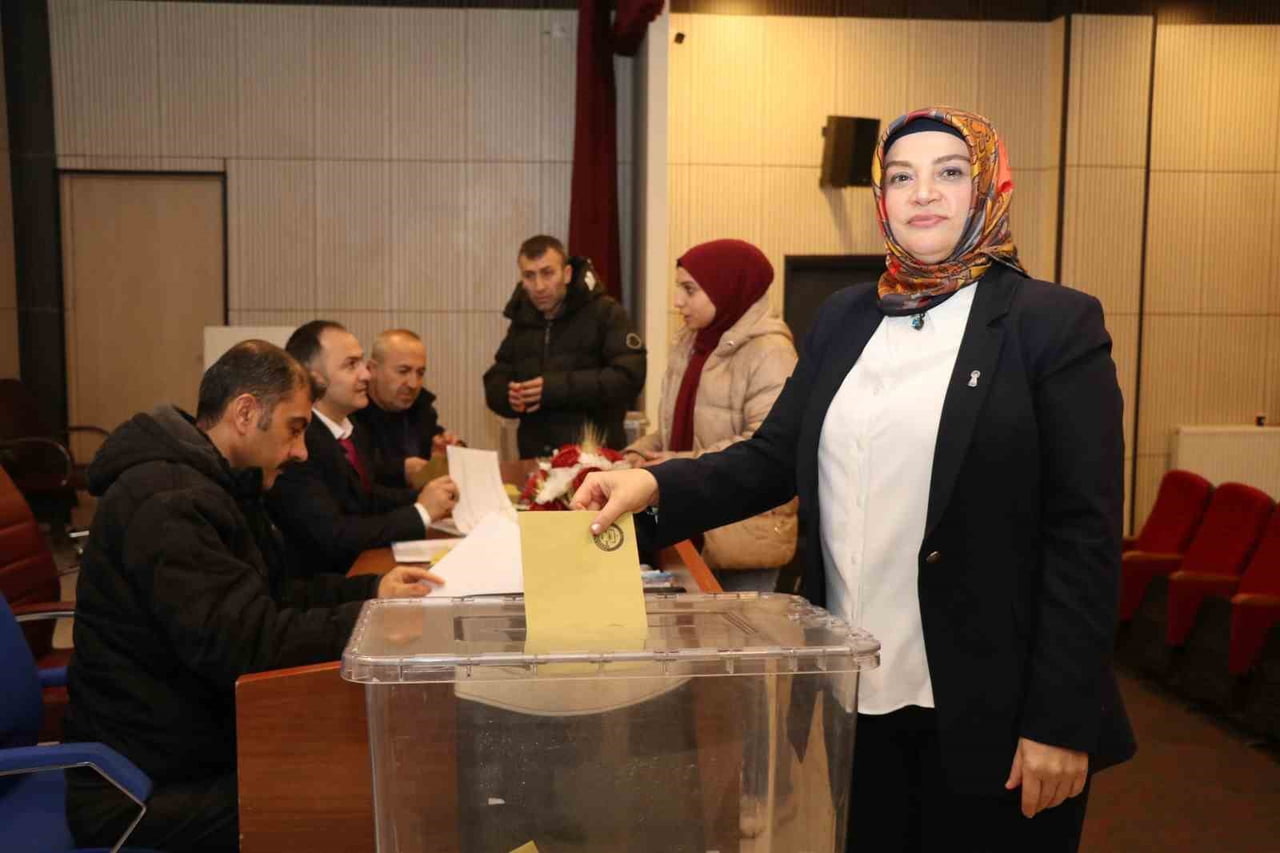 ERZURUM’UN OLTU İLÇESİNDE OLTU ESNAF VE SANATKÂRLAR ODASI’NIN 19. OLAĞAN GENEL KURULU, OLTU...