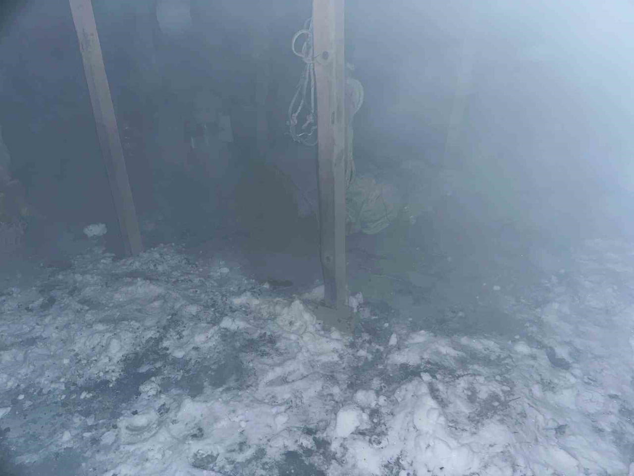 ERZURUM’UN TEKMAN İLÇESİNE BAĞLI TOPTEPE MAHALLESİNDE GECE YARISI ÇIKAN YANGIN İTFAİYE EKİPLERİNİN...