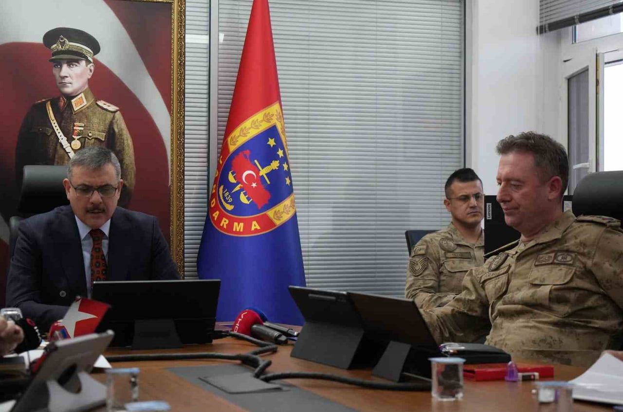 ERZURUM VALİSİ MUSTAFA ÇİFTÇİ VE JANDARMA İL KOMUTANI ALBAY HAKAN UĞURLU, ERZURUM’DA İNŞAAT...