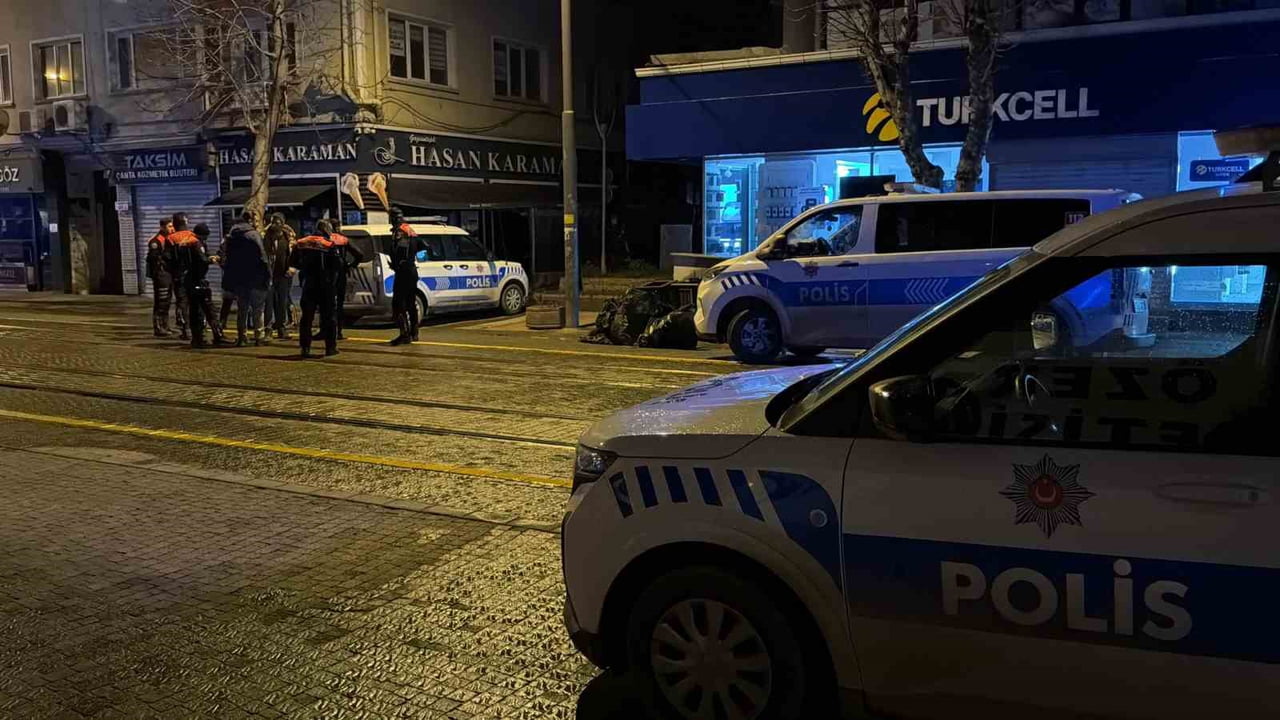 ESKİŞEHİR'DE ALACAK VERECEK MESELESİ SEBEBİYLE 2 KİŞİ ARASINDA ÇIKAN SİLAHLI TARTIŞMADA 1 KİŞİ...