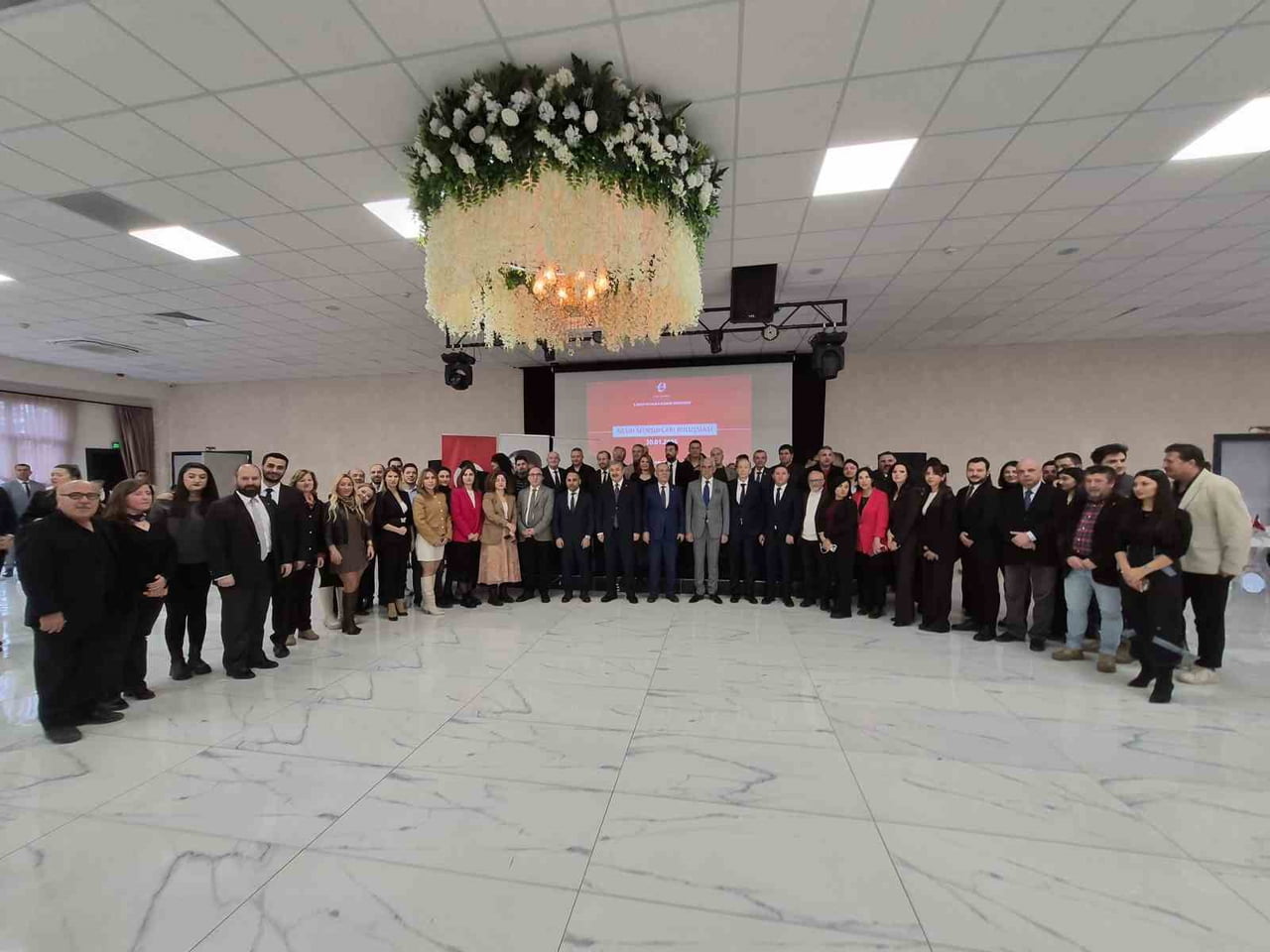 ESKİŞEHİR'DE BASIN MENSUPLARI İLE BULUŞAN VALİ DR. ERDİNÇ YILMAZ, "SİZLERE KAPIM DA TELEFONUM DA...