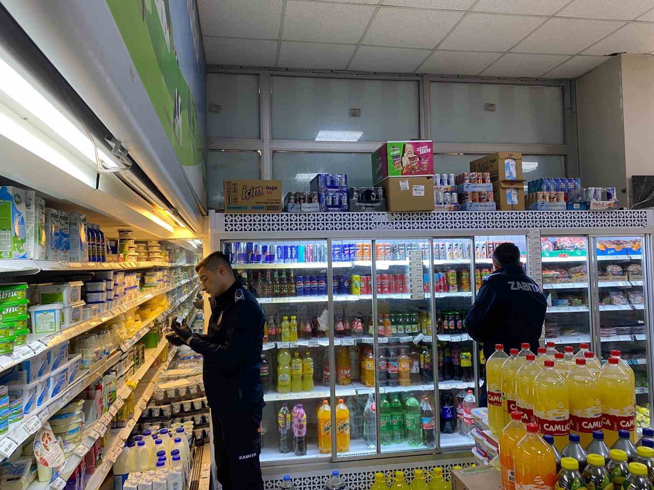 ESKİŞEHİR'İN İNÖNÜ İLÇESİ'NDE VATANDAŞLARIN GÜVENLİ VE HİJYENİK ŞARTLARDA ALIŞVERİŞ YAPABİLMESİ...