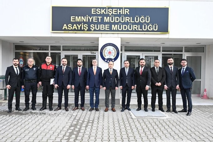 ESKİŞEHİR İL EMNİYET MÜDÜRÜ TOLGA YILMAZ, ASAYİŞ ŞUBE MÜDÜRLÜĞÜ PERSONELİYLE BİR ARAYA GELEREK...