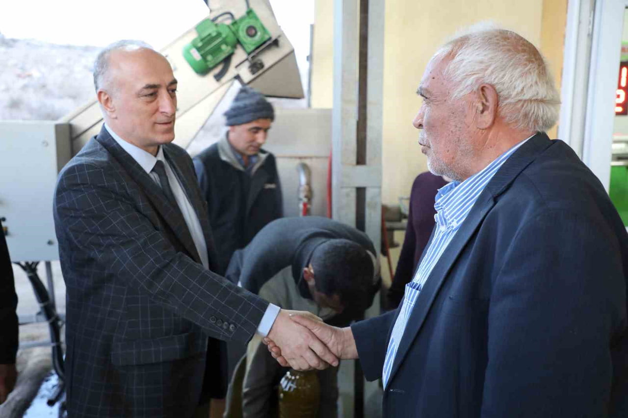 ESKİŞEHİR İL TARIM VE ORMAN MÜDÜRÜ YÜKSEL ÇİL, SARICAKAYA’DA ZEYTİN YETİŞTİRİCİLİĞİ VE ZEYTİNYAĞI...