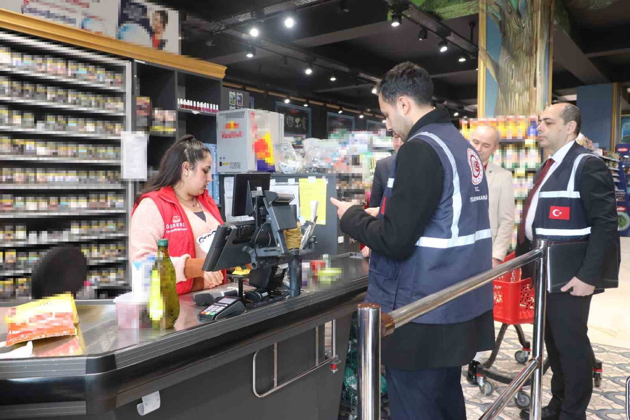 ESKİŞEHİR TİCARET İL MÜDÜRLÜĞÜ EKİPLERİ, YAKLAŞAN RAMAZAN AYI ÖNCESİNDE FAHİŞ FİYAT ARTIŞLARI VE...