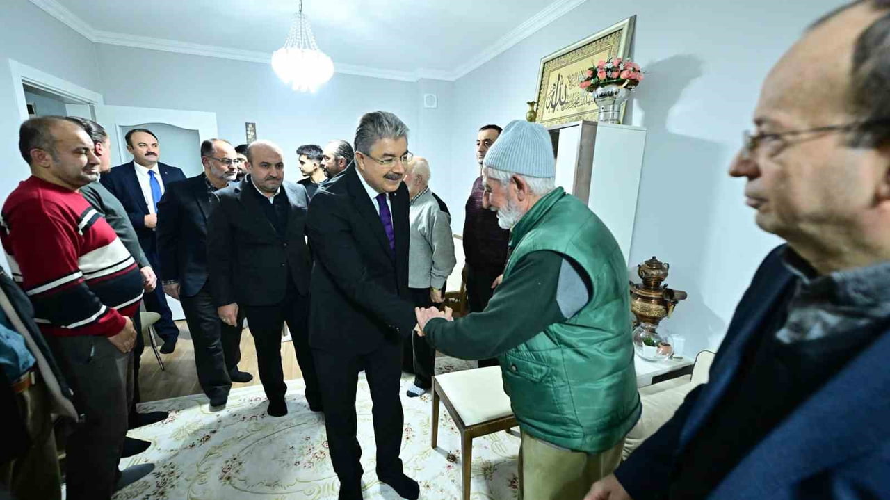 ESKİŞEHİR VALİSİ DR. ERDİNÇ YILMAZ, AK PARTİ İL BAŞKANI GÜRHAN ALBAYRAK’IN VEFAT EDEN KAYINPEDERİ...