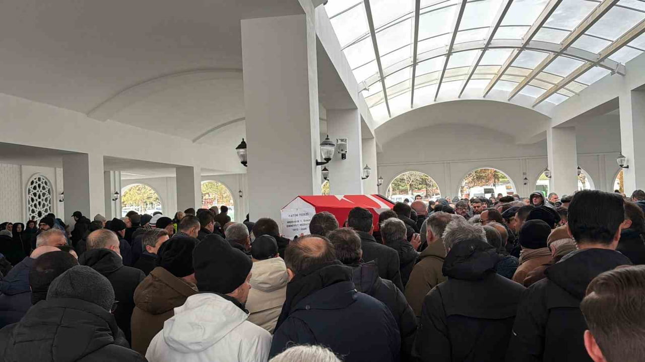 ESKİŞEHİRSPOR SEVDALISI BİRİNCİ SINIF EMNİYET MÜDÜRÜ FATİH TERZİ, ESKİŞEHİR’DE DÜZENLENEN TÖREN VE...