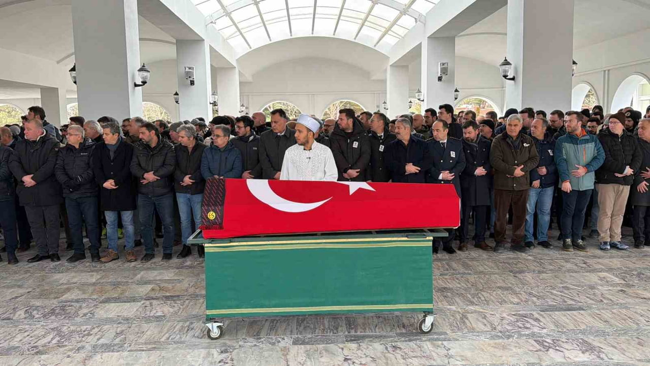 ESKİŞEHİRSPOR SEVDALISI BİRİNCİ SINIF EMNİYET MÜDÜRÜ FATİH TERZİ, ESKİŞEHİR’DE DÜZENLENEN TÖREN VE...