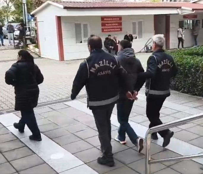 EVİ KURŞUNLAYAN İKİ ŞAHIS YAKALANDI