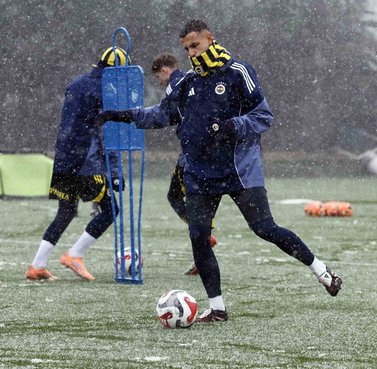 FENERBAHÇE, 13 OCAK ÇARŞAMBA GÜNÜ BEYOĞLU YENİ ÇARŞI İLE RECEP TAYYİP ERDOĞAN STADYUMU’NDA...