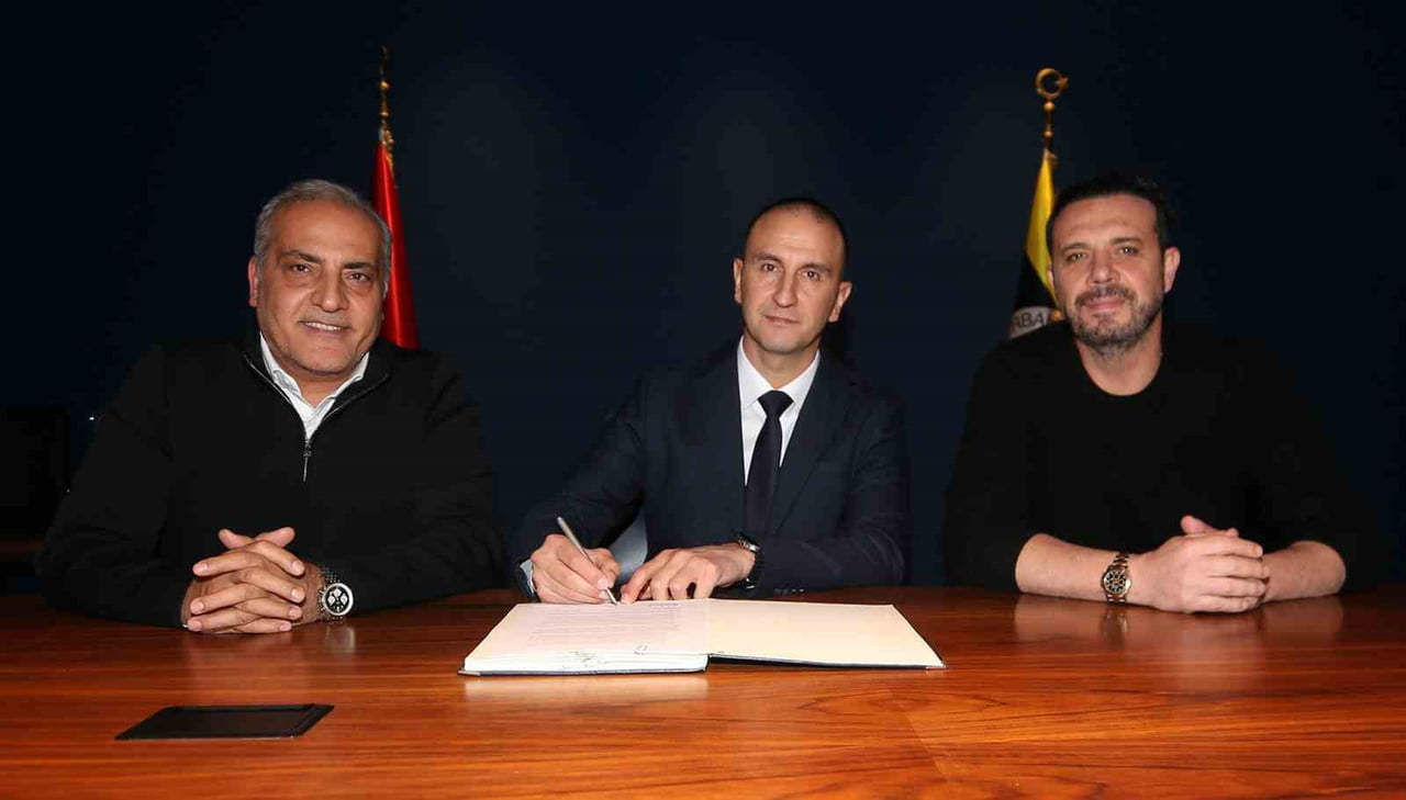 FENERBAHÇE MEDİCANA ERKEK VOLEYBOL TAKIMI'NDA BAŞANTRENÖRLÜK GÖREVİNE GETİRİLEN TANER ATİK’İN İMZA...