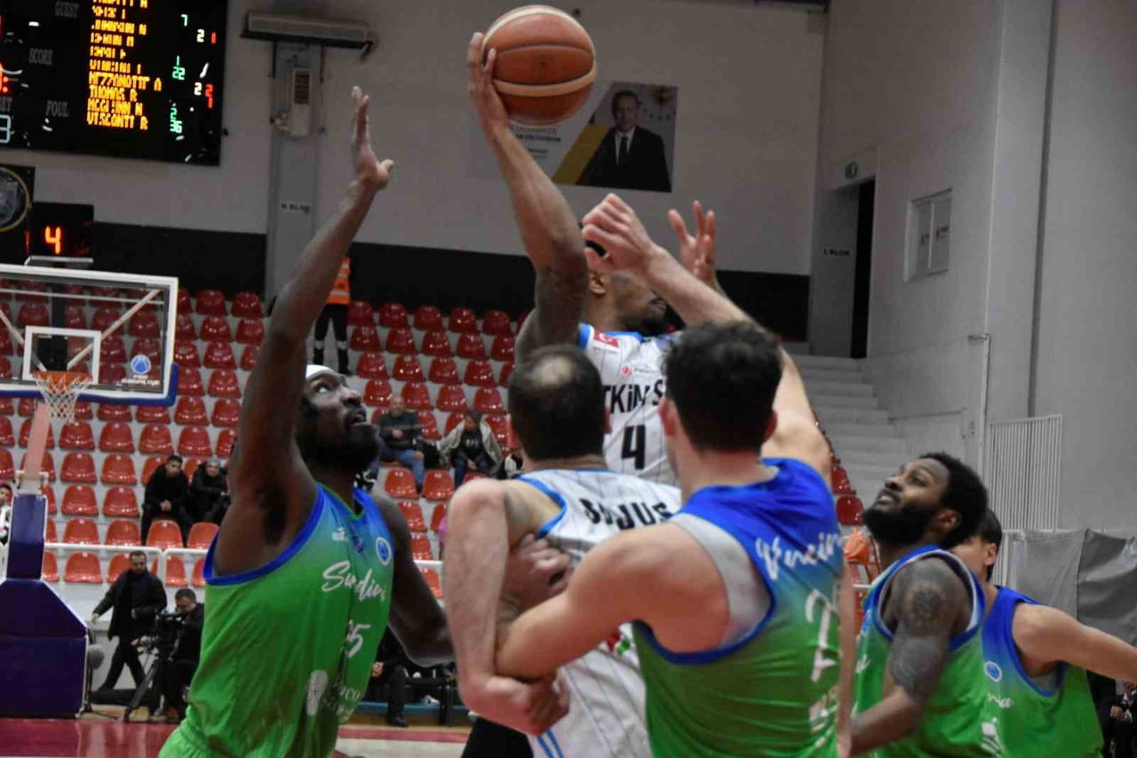 FIBA AVRUPA KUPASI: ALİAĞA PETKİMSPOR : 82 - DİNAMO BDS SASSARİ: 70