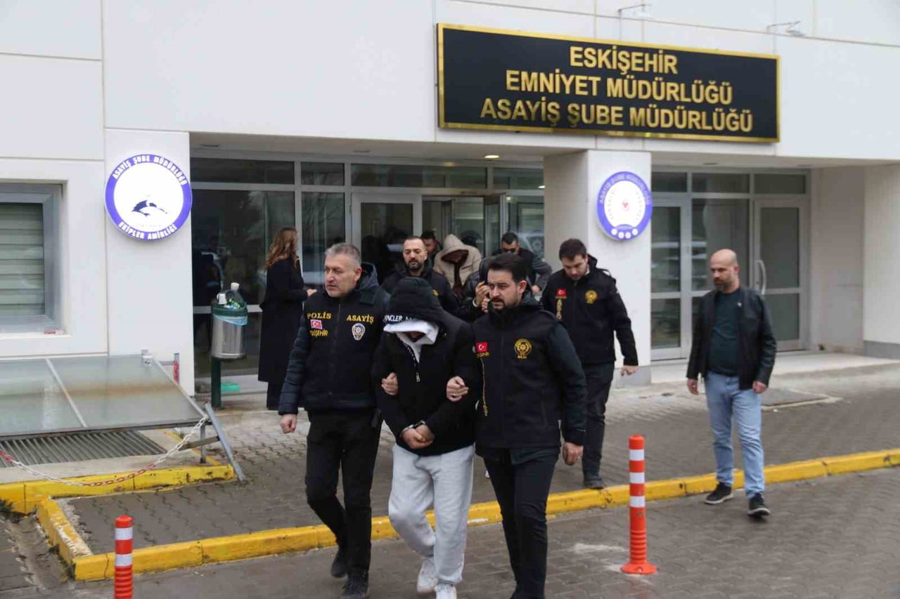 FUHUŞ OPERASYONU’NDA SEKİZ ŞÜPHELİ TUTUKLANDI