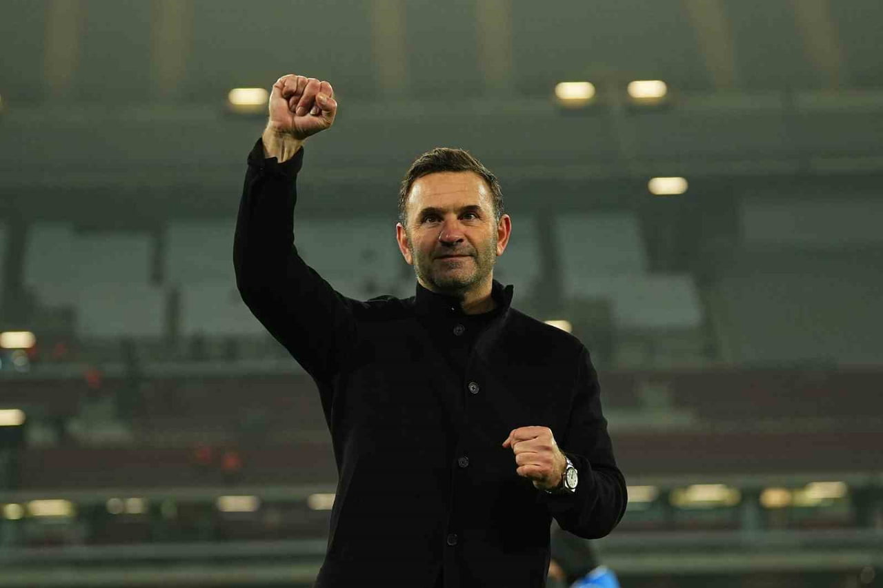 GALATASARAY TEKNİK DİREKTÖRÜ OKAN BURUK, FATİH KARAGÜMRÜK KARŞILAŞMASIYLA TRENDYOL SÜPER LİG...