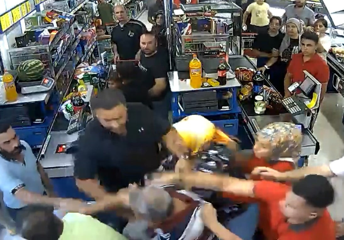 GAZİANTEP'TE İKİ KIZ ÇOCUĞU, AĞABEYLERİNİN ESKİ EŞİNİN YAKINLARI TARAFINDAN MARKETTE ÖLDÜRESİYE...