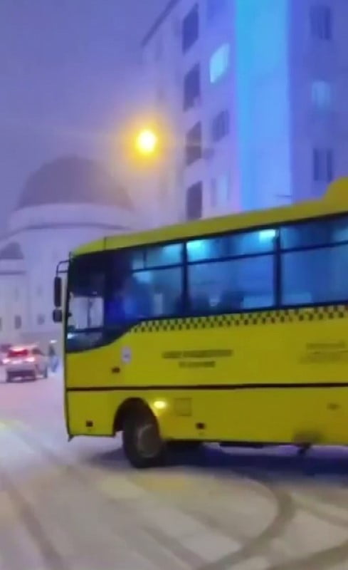 GAZİANTEP'TE TRAFİĞE AÇIK YOLDA DRİFT ATARAK TEHLİKE SAÇAN 2 ARAÇ SÜRÜCÜSÜNE CEZAİ İŞLEM...