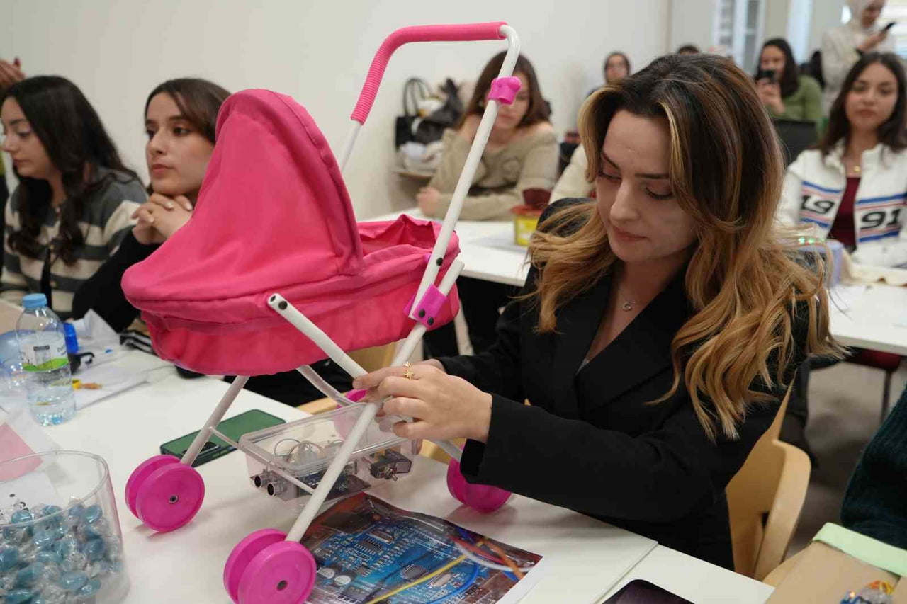 GAZİANTEP İSLAM BİLİM VE TEKNOLOJİ ÜNİVERSİTESİ (GİBTÜ) EBELİK BÖLÜMÜ ÖĞRENCİLERİ, "EBELİKTE...