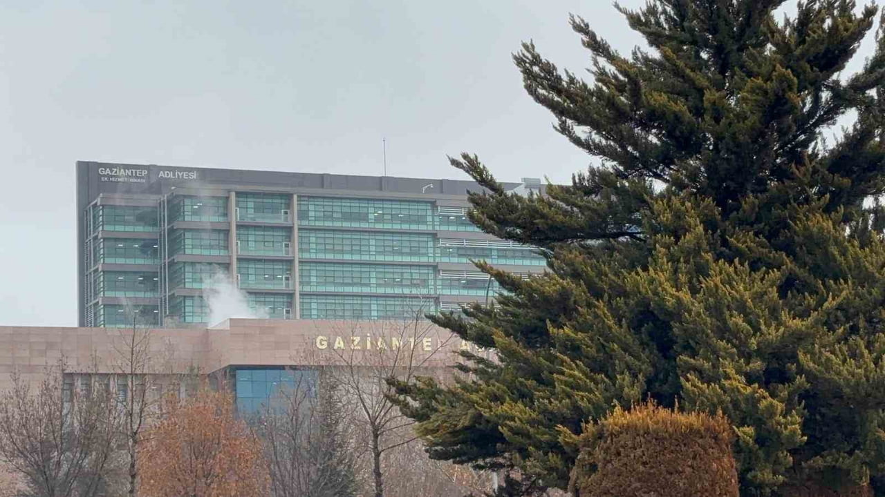 GAZİANTEP’TE ESKİ KIZ ARKADAŞININ MÜSTEHCEN FOTOĞRAFLARINI SOSYAL MEDYADA YAYINLADIĞI İDDİA EDİLEN...