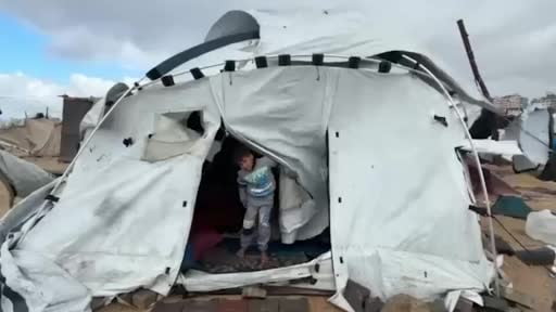 Gazze Şeridi'nde etkisini sürdüren aşırı soğuklarda 27 günlük kız bebek, hipotermi nedeniyle...