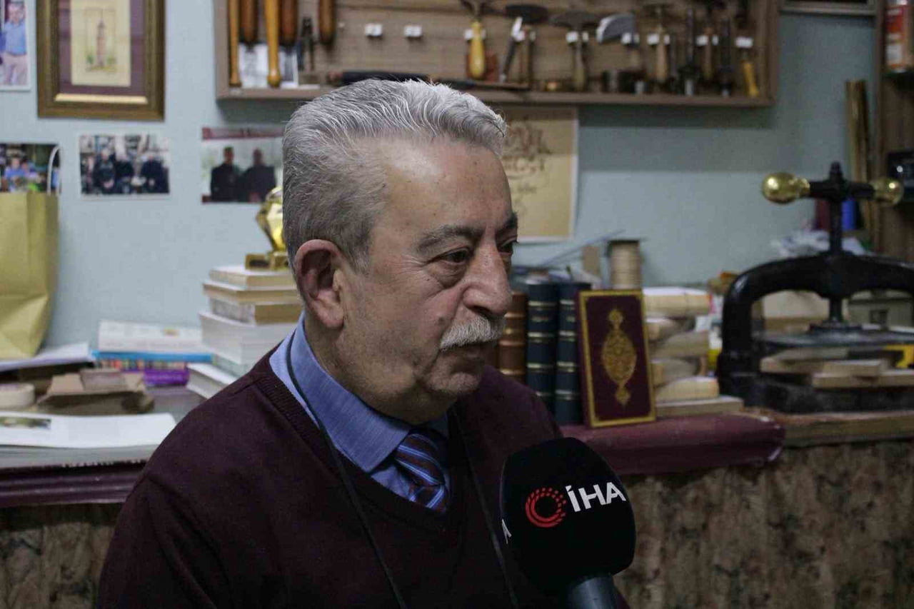 GELENEKSEL KİTAP CİLTLEME SANATINI YARIM ASRI AŞKINDIR İCRA EDEN MÜCELLİT MEHMET KARSLI, KÜLTÜR VE...