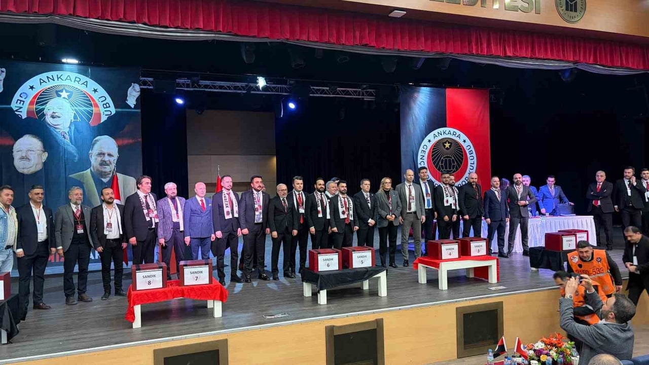 GENÇLERBİRLİĞİ'NİN OLAĞANÜSTÜ SEÇİMLİ GENEL KURUL TOPLANTISINDA MEVCUT BAŞKAN ARDA ÇAKMAK YENİDEN...