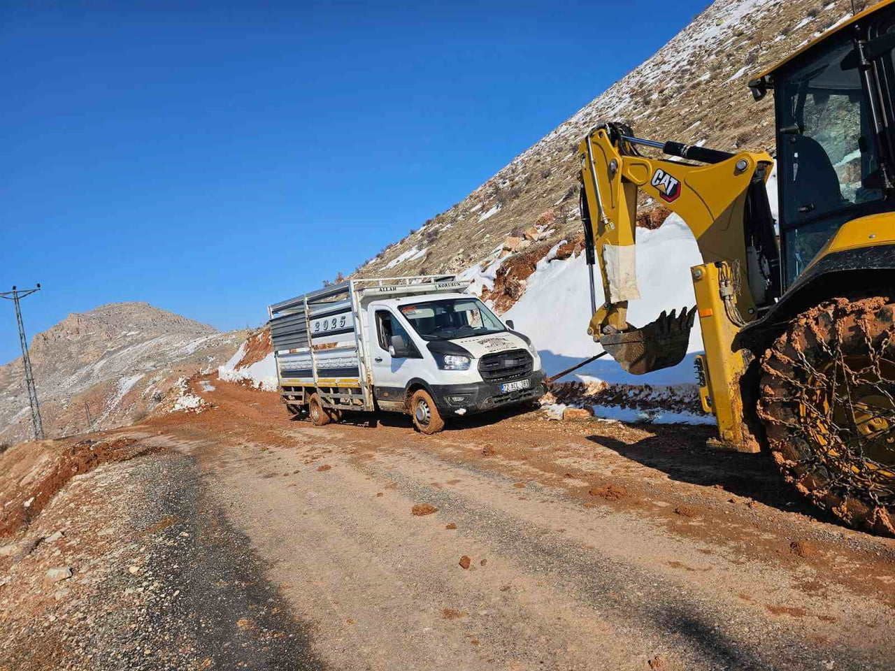 GERCÜŞ’TE GÖÇERLERİN İMDADINA ÖZEL İDARE YETİŞTİ