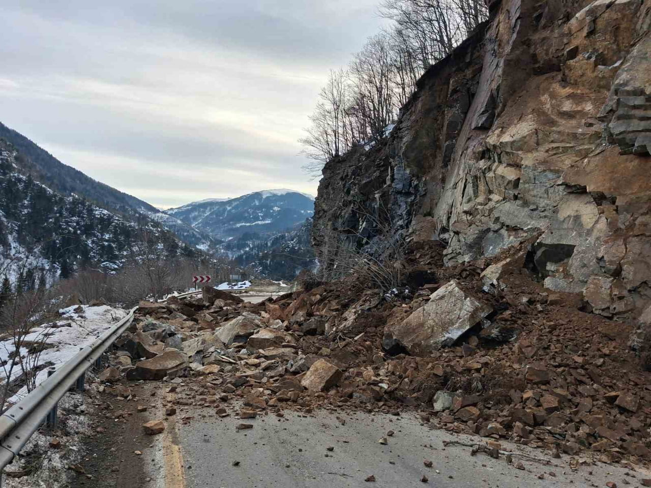 GİRESUN’U ALUCRA, ÇAMOLUK VE ŞEBİNKARAHİSAR İLÇELERİ ÜZERİNDEN İÇ ANADOLU BÖLGESİ’NE BAĞLAYAN...