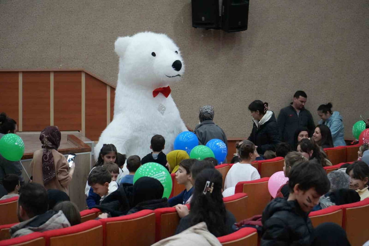 GÖLCÜK BELEDİYESİ TARAFINDAN YARIYIL TATİLİNE GİREN ÖĞRENCİLER İÇİN DÜZENLENEN "ARA TATİL TİYATRO...