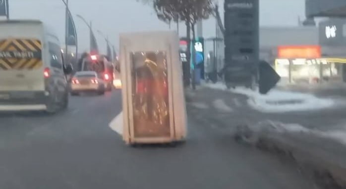 GÖREN BİR DAHA BAKTI