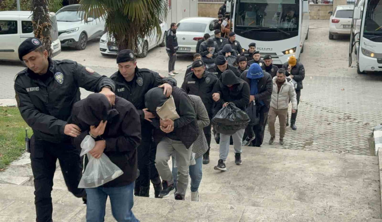 GÖZALTINA ALINAN 40 KİŞİDEN 20'Sİ ADLİYEYE SEVK EDİLDİ