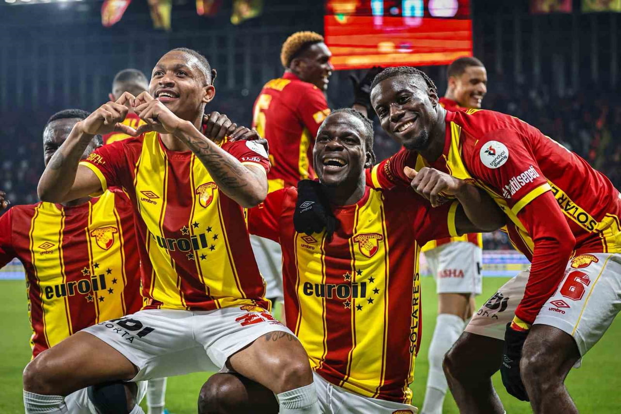 GÖZTEPE, TRENDYOL SÜPER LİG'İN 18. HAFTA MAÇINDA SAHASINDA ÇAYKUR RİZESPOR'U MAĞLUP EDEREK ÜST...
