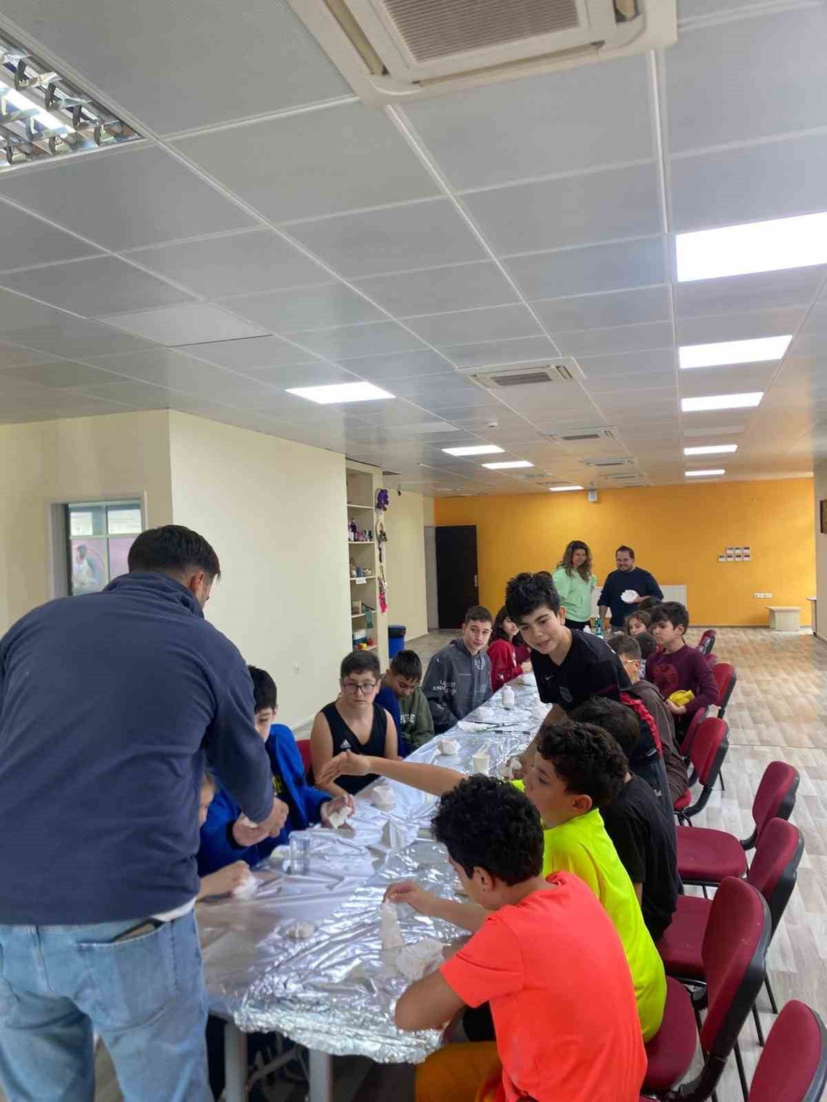 GSB GENÇLİK KIŞ KULÜBÜ KAPANIŞ PROGRAMI COŞKUYLA GERÇEKLEŞTİRİLDİ