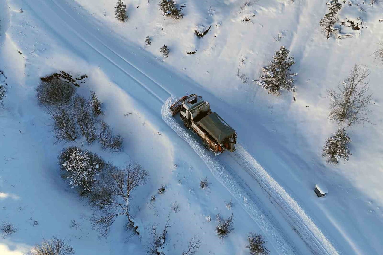 GÜMÜŞHANE VALİSİ AYDIN BARUŞ, HAFTA İÇİ ETKİLİ OLAN YOĞUN KAR YAĞIŞININ ARDINDAN YÜKSEK KESİMLERDE...