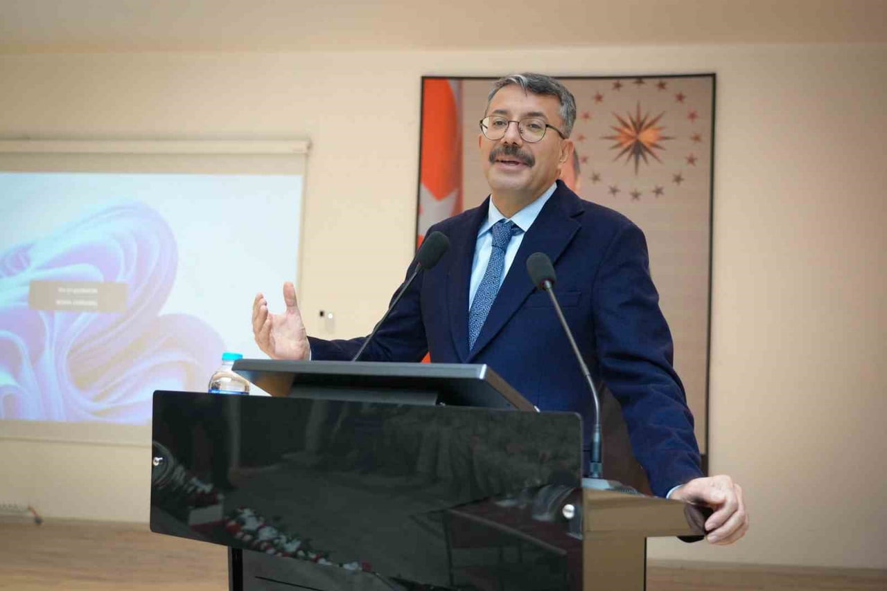 HAKKARİ'DE KOLLUK KUVVETLERİNE YÖNELİK ETKİLİ İLETİŞİM VE STRES YÖNETİMİ SEMİNERİ...