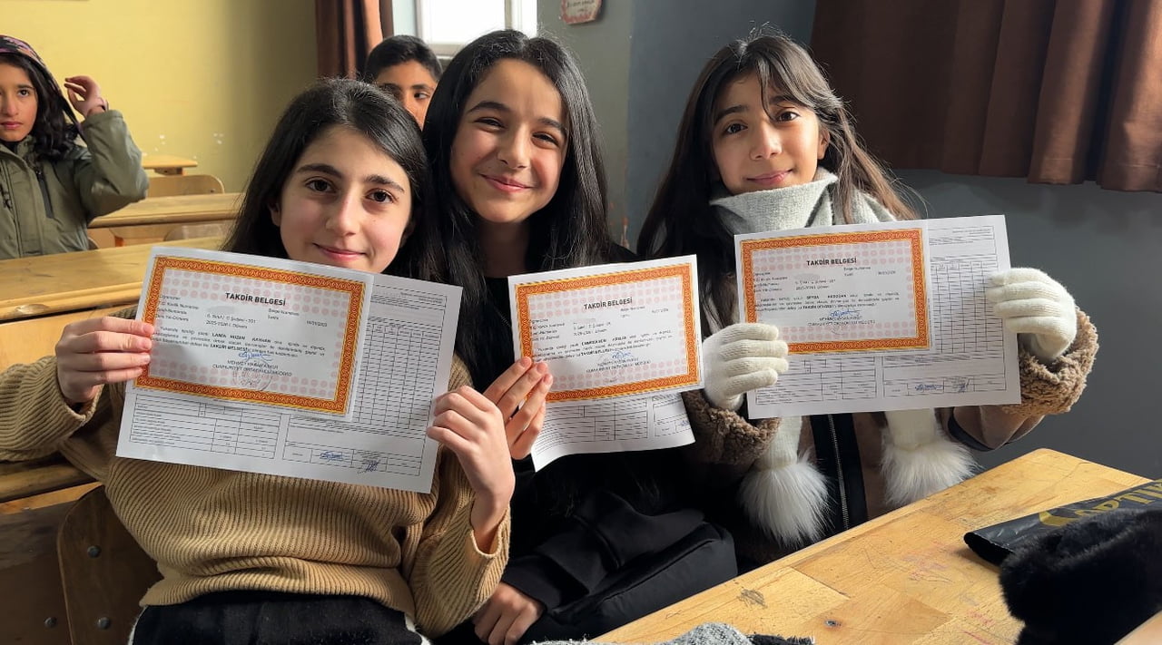 HAKKARİ’NİN YÜKSEKOVA İLÇESİNDE 2025-2026 EĞİTİM ÖĞRETİM YILININ İLK DÖNEMİNİN SONA ERMESİYLE 30...