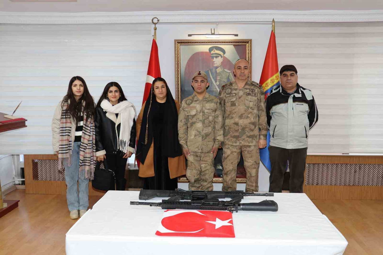 HAKKARİLİ BABANIN İSTEĞİ VE VALİ ALİ ÇELİK’İN TALİMATIYLA DOWN SENDROMLU SITAR ERTUNÇ İÇİN KIŞLADA...