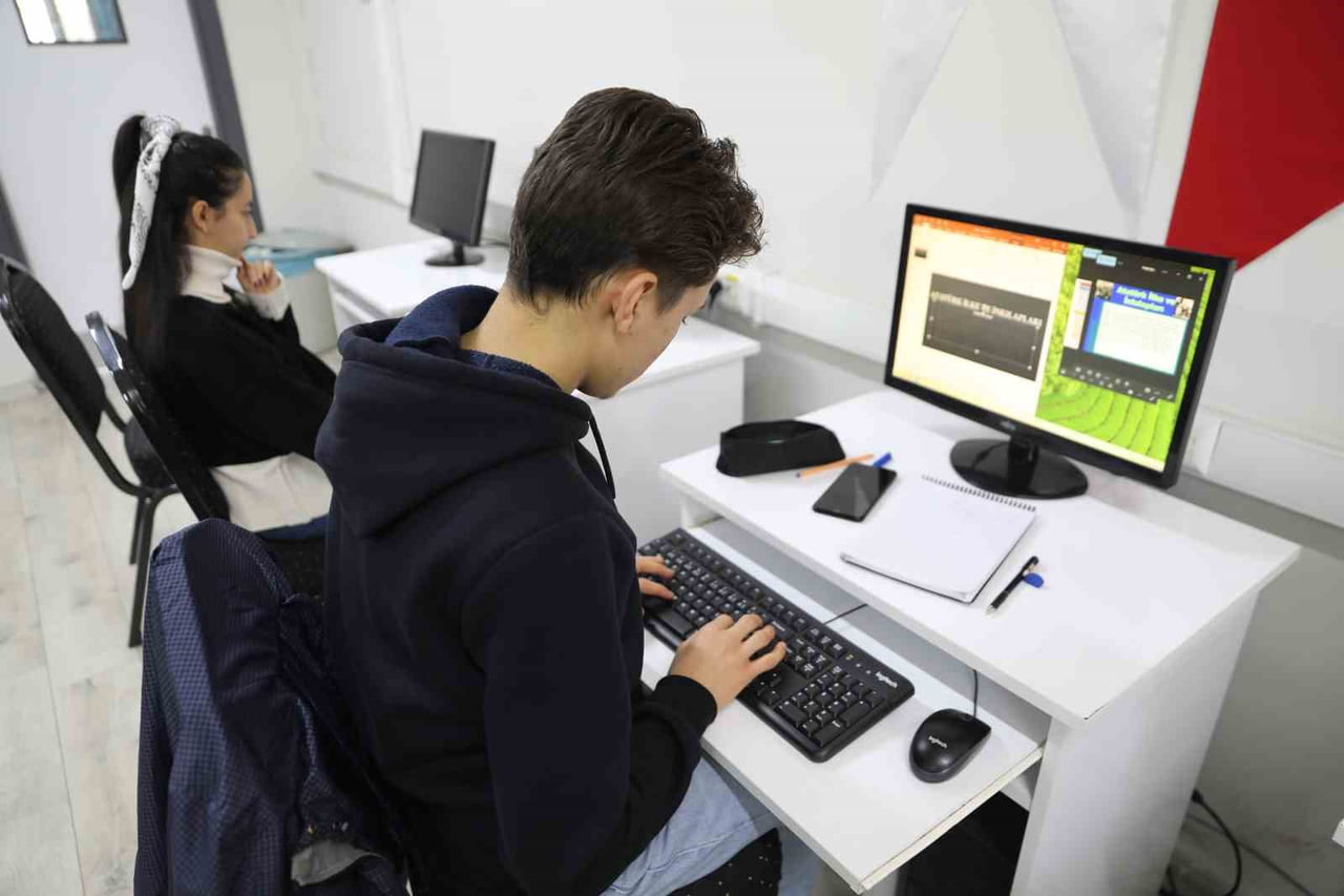 HALİLİYE BELEDİYESİ’NDEN TEKNOLOJİ ODAKLI EĞİTİM