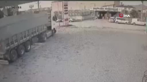 Hatay'da 5 karıştığı zincirleme kaza kamerada