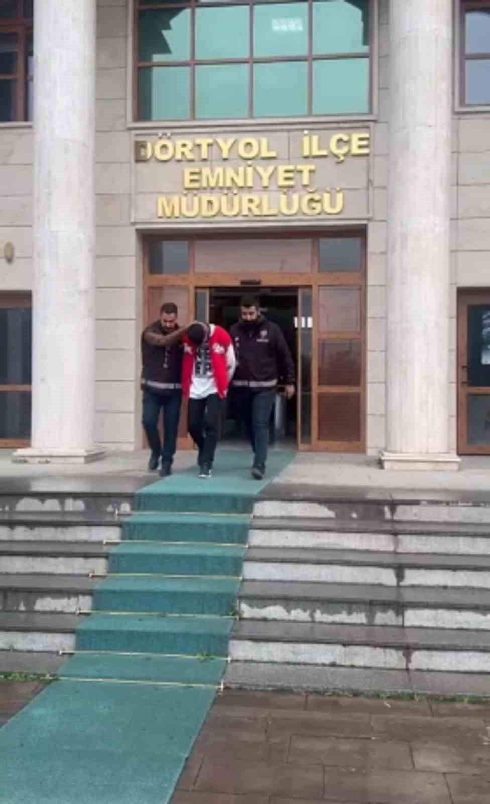 HATAY’DA HAPİS CEZASIYLA ARANAN 2 KİŞİ YAKALANDI