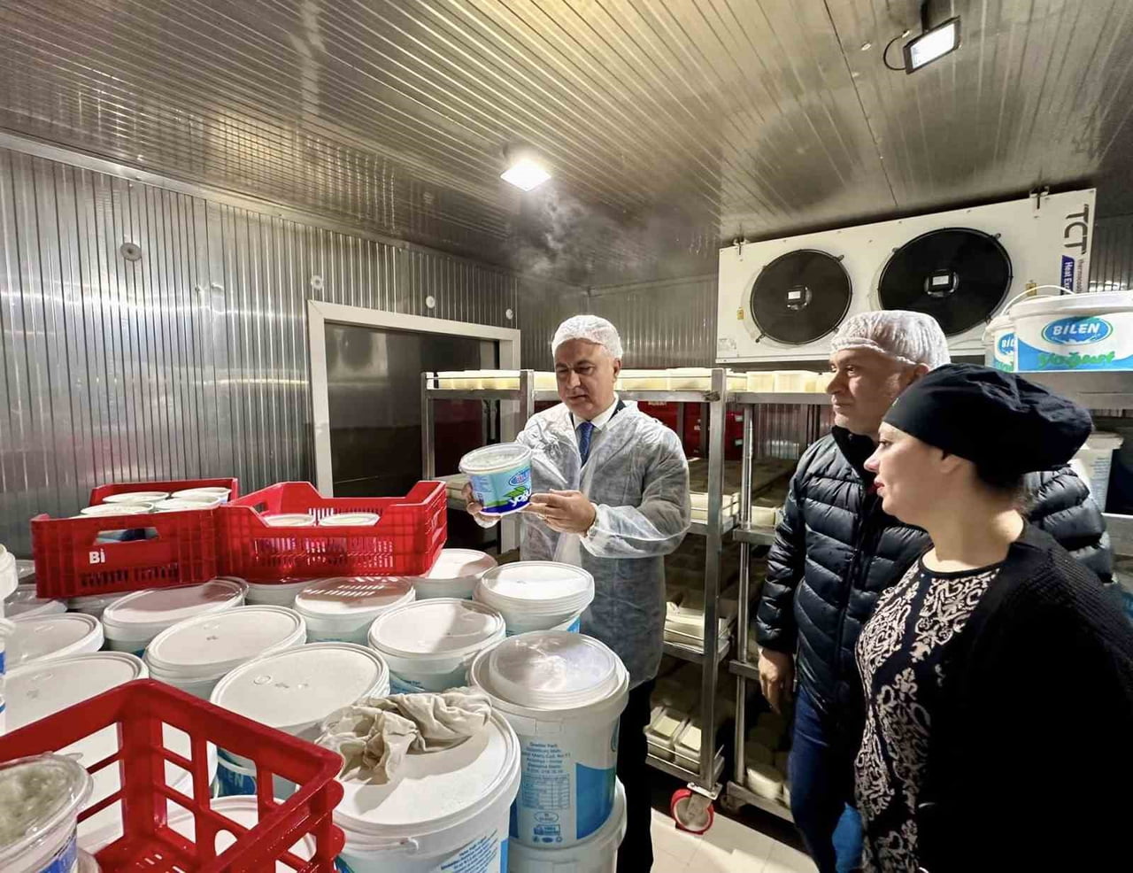HATAY’DA İL TARIM VE ORMAN MÜDÜRLÜĞÜ EKİPLERİ, ANTAKYA İLÇESİNDE FAALİYET GÖSTEREN SÜT ÜRÜNLERİ...